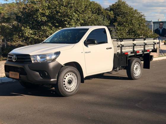 TOYOTA HILUX 2.8 D-4D TURBO DIESEL CS 4X4 MANUAL TOYOTA HILUX 2.8 D-4D TURBO DIESEL CS 4X4 MANUAL